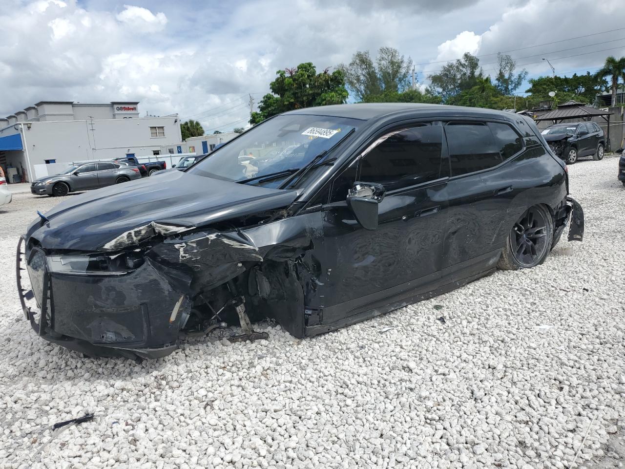 2024 BMW iX xDrive50, VIN WB523CF04RCN46056 — Перед