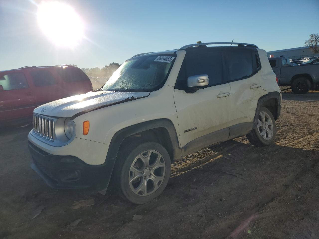 2016 Jeep Renegade Limited, VIN ZACCJBDT7GPD24352 — Бок