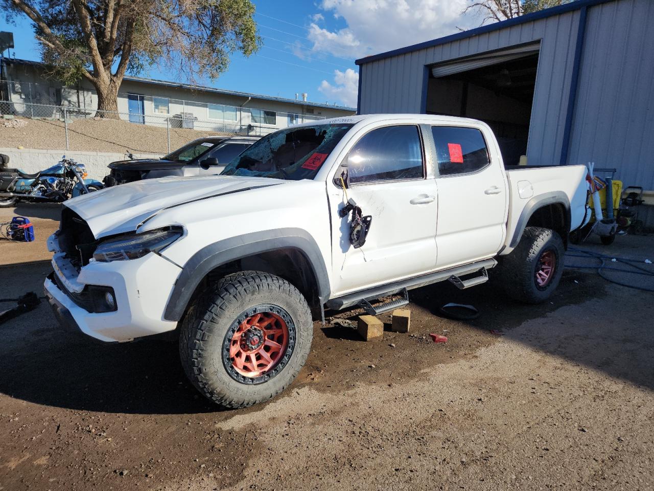 2019 Toyota Tacoma SR, VIN 3TMCZ5AN0KM275538 — Front end