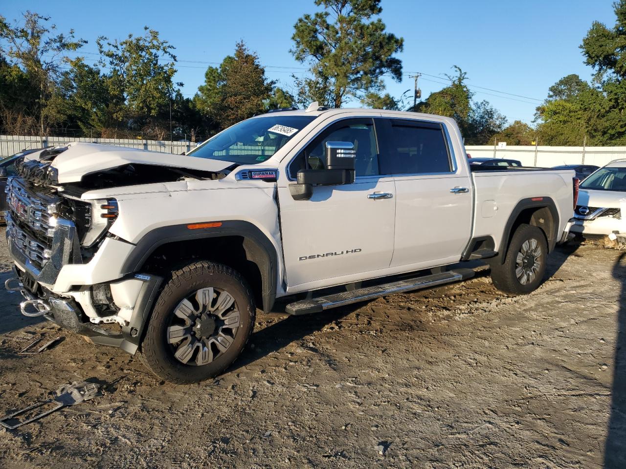 2025 GMC Sierra 2500HD Denali, VIN 1GT4UREY6SF283674 — Front end