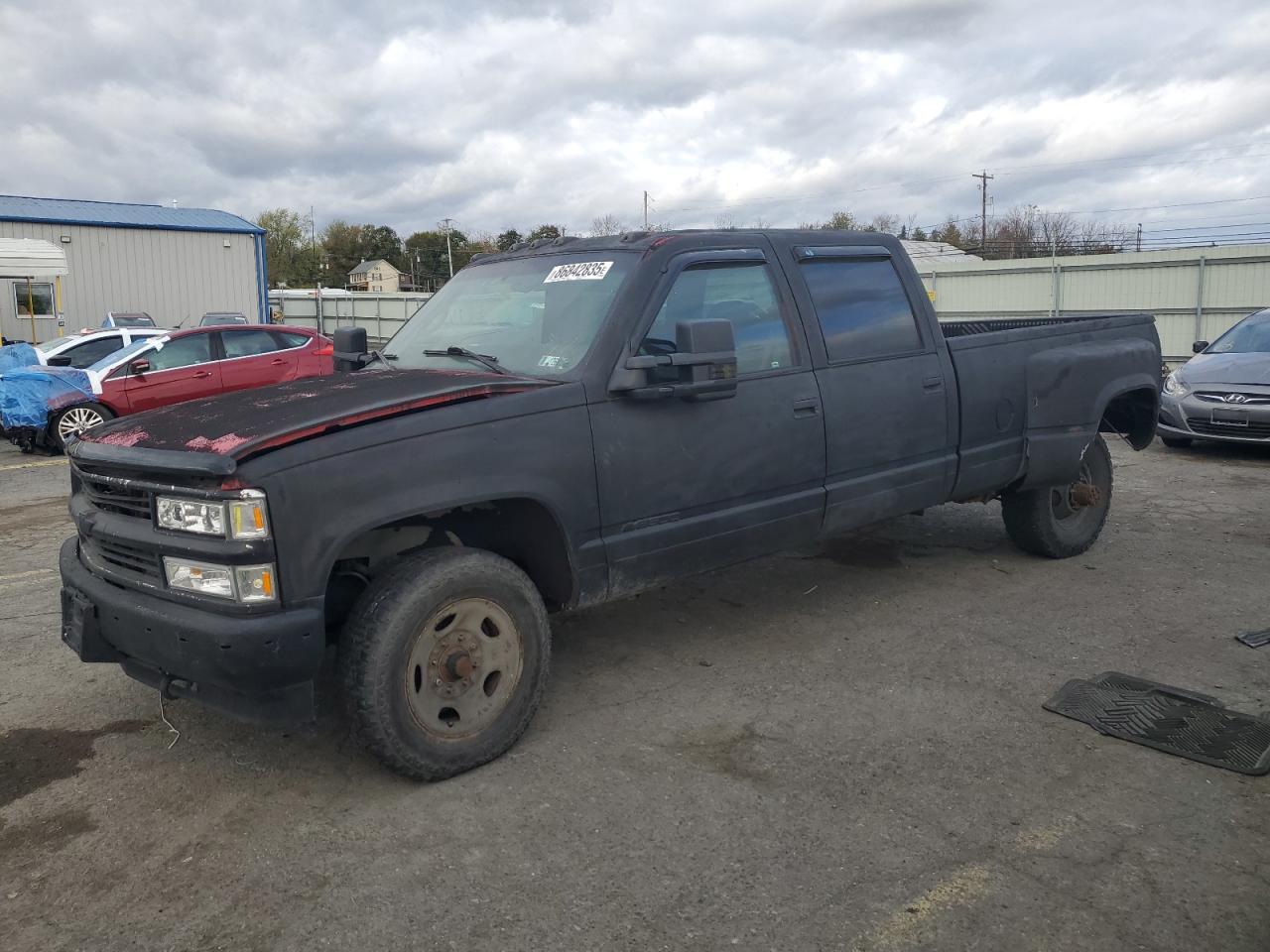 1997 Chevrolet Silverado 3500, VIN 1GCHC33J3VF052789 — Зад
