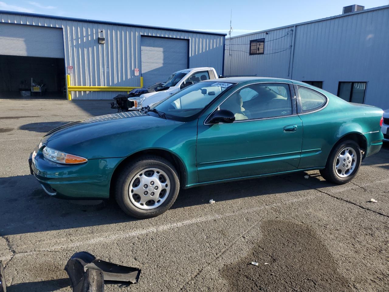 1999 Oldsmobile Alero GX, VIN 1G3NK12T4XC396679 — Мелкие вмятины и царапины