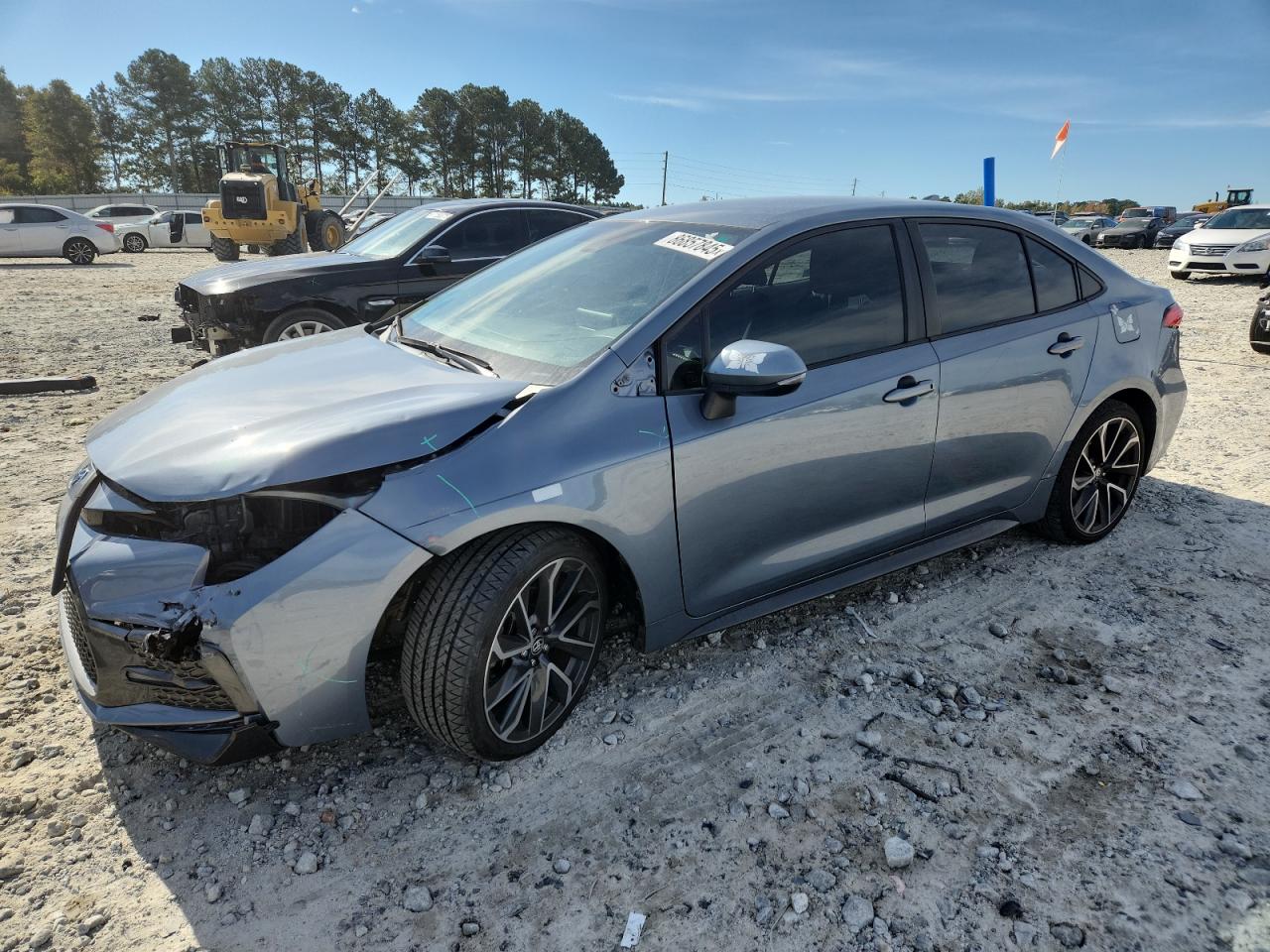 2020 Toyota Corolla SE, VIN JTDS4RCE6LJ004075 — Перед