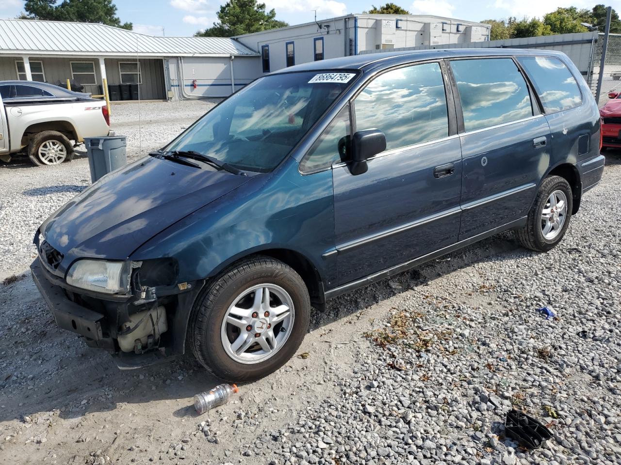 1998 Honda Odyssey LX, VIN JHMRA3860WC004683 — Front end