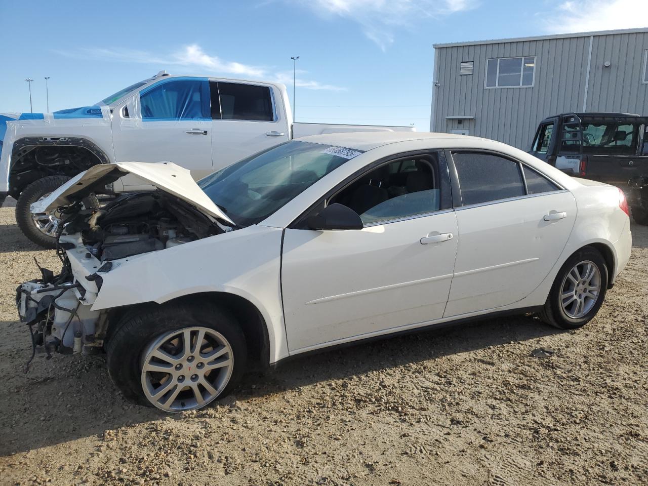 2005 Pontiac G6, VIN 1G2ZG528854115985 — Front end