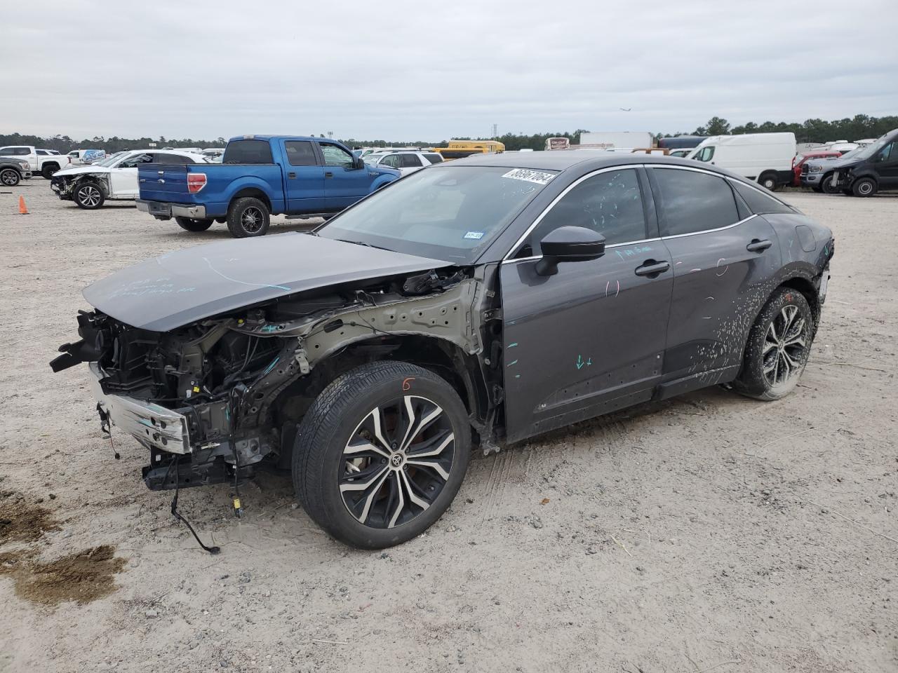 2023 Toyota Crown XLE, VIN JTDAAAAF2P3004280 — Front end