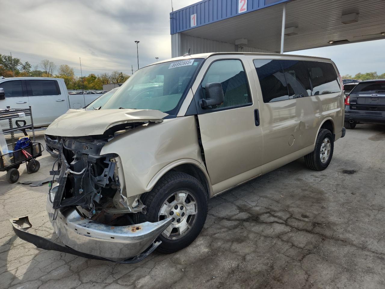 2013 Chevrolet Express G1500, VIN 1GNSHCF4XD1130307 — Front end