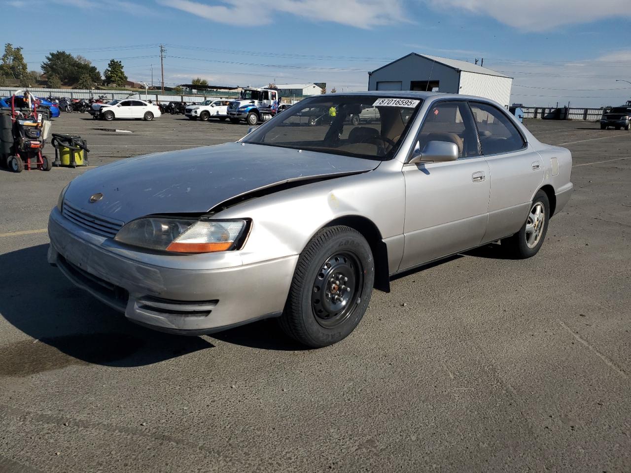 1996 Lexus ES 300, VIN JT8BF12G5T0141690 — Перед