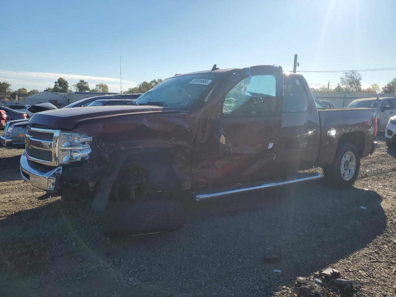 2013 Chevrolet Silverado 1500 LT, VIN 3GCPKSE72DG168377 — Front end
