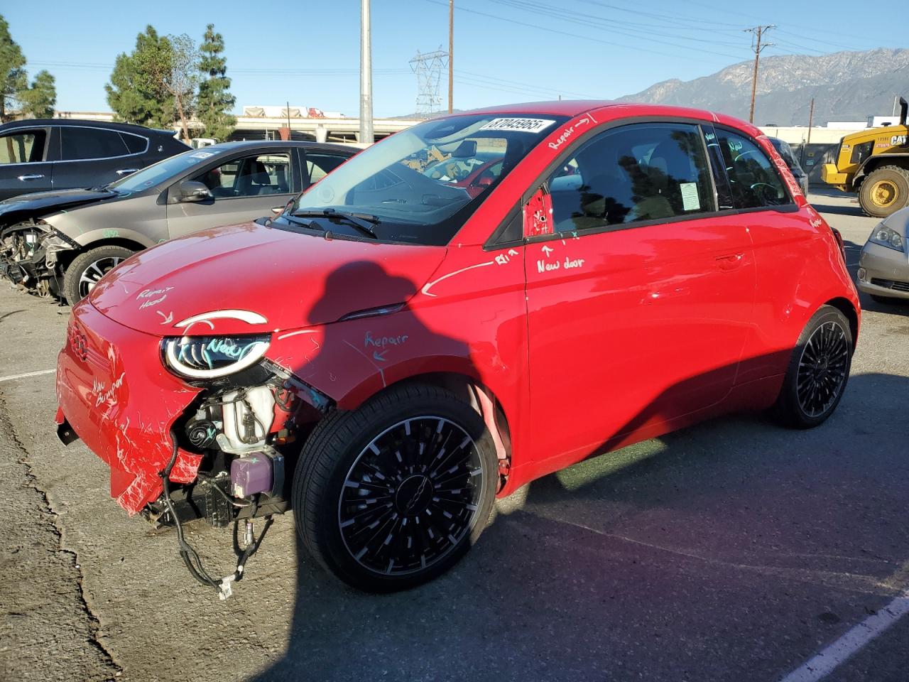 2024 FIAT 500e INSPI(RED), VIN ZFAFFAA47RX213815 — Front end