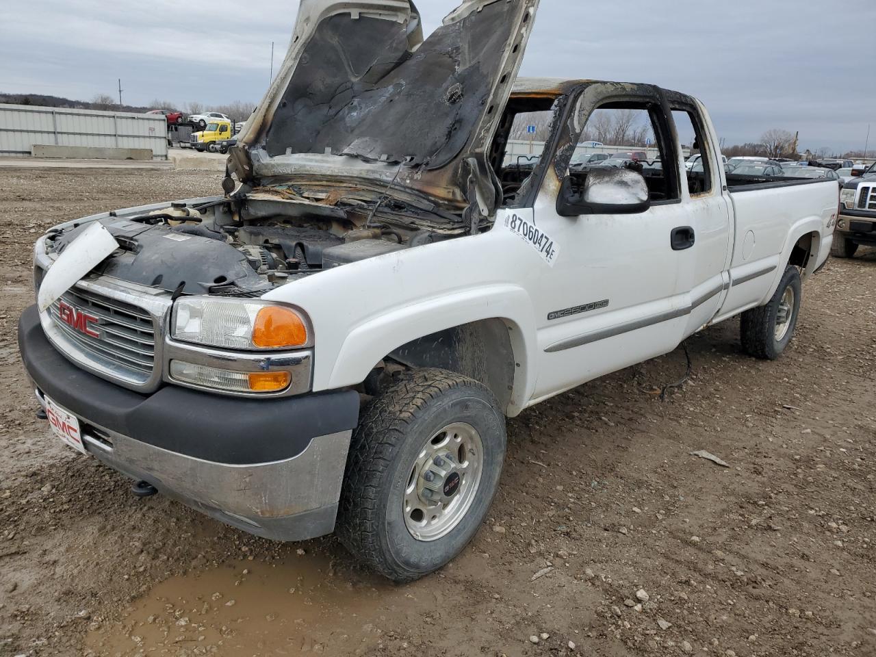 2002 GMC Sierra 2500HD SLT, VIN 1GTHK29G32E136363 — Burn