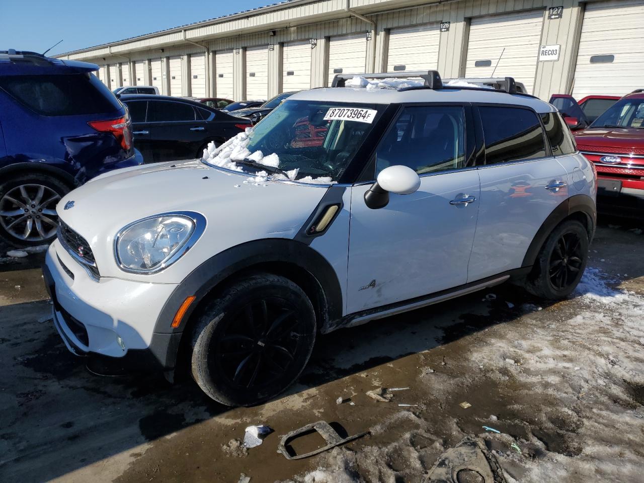 2015 MINI Countryman S, VIN WMWZC5C50FWP45692 — Бок