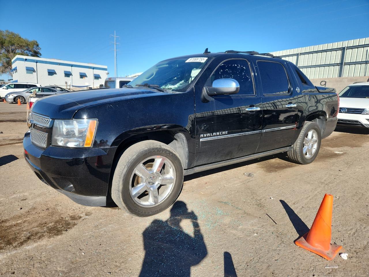 2013 Chevrolet Avalanche LTZ, VIN 3GNTKGE76DG234478 — Vandalism