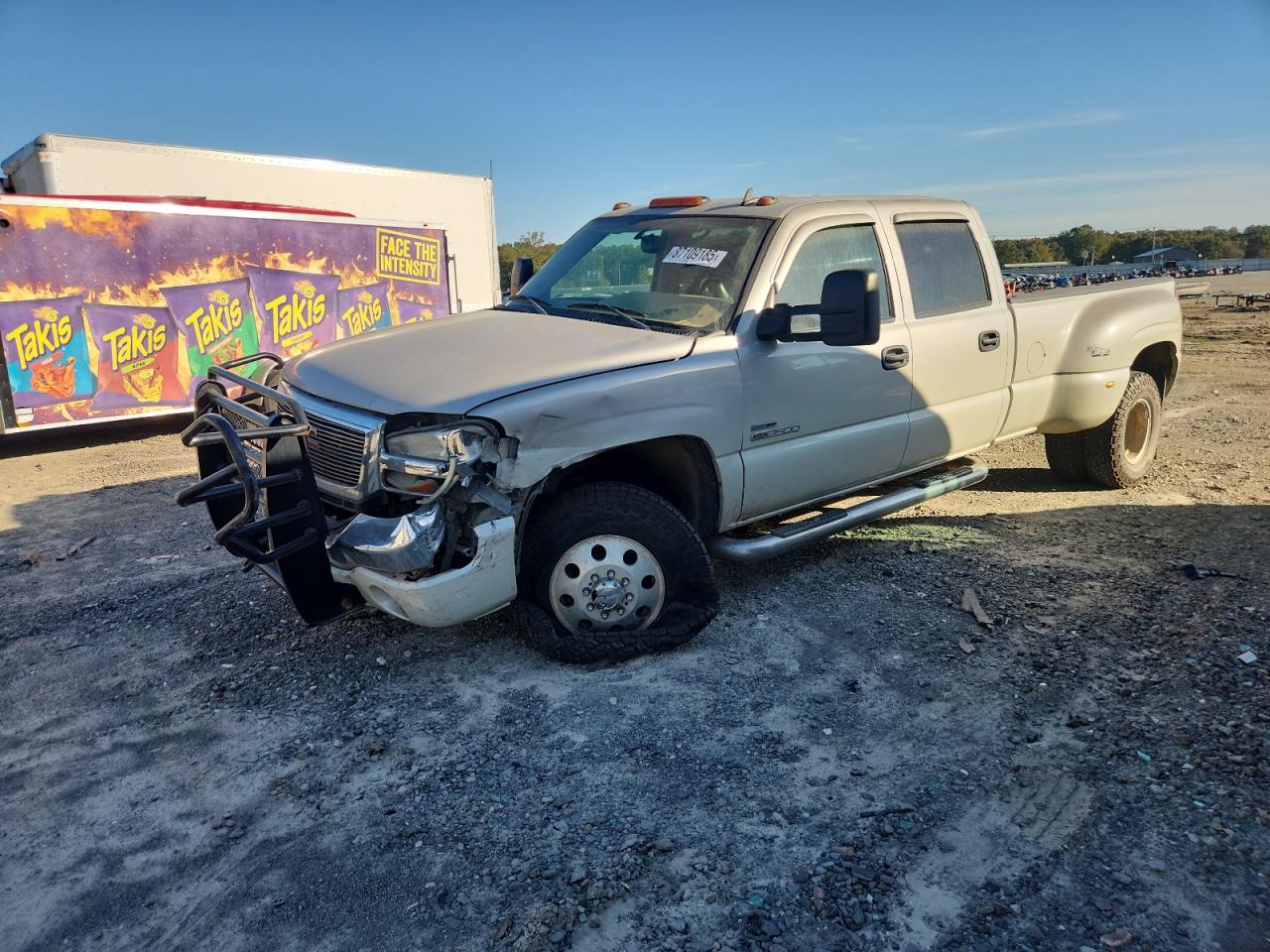 2006 GMC Sierra 3500 DRW SLT, VIN 1GTJK33D26F227131 — Front end