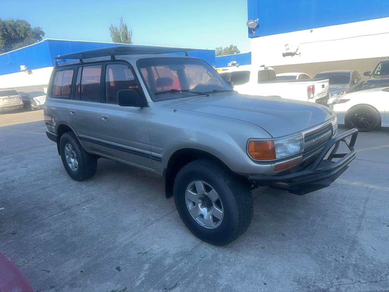 1991 Toyota Land Cruiser, VIN JT3FJ80W9M0009610 — Minor dents and scratches