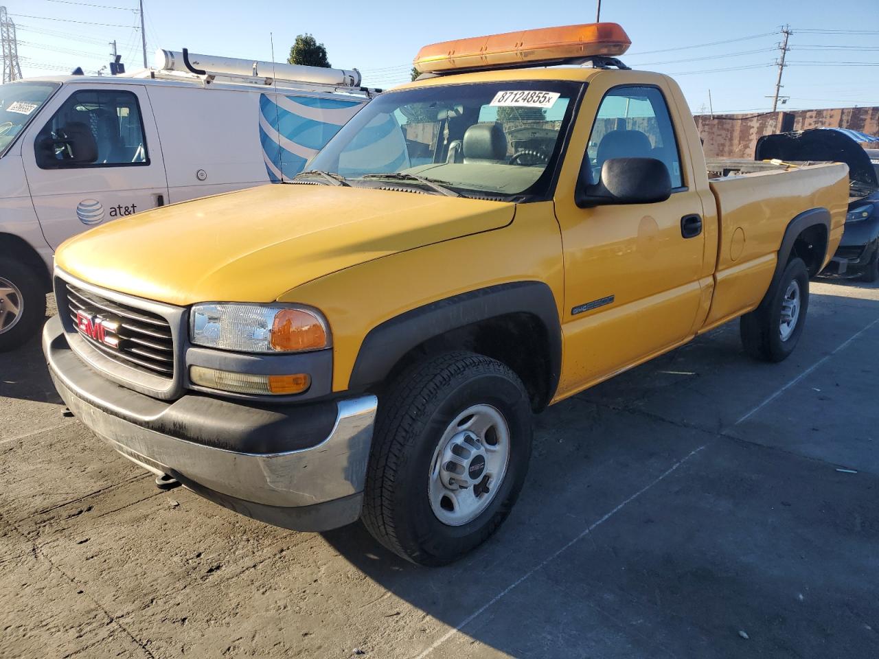2001 GMC Sierra 2500 SLE, VIN 1GTGC24U81Z318895 — Side