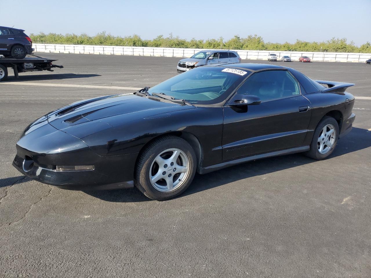 1995 Pontiac Firebird Formula, VIN 2G2FV22P5S2207197 — Side