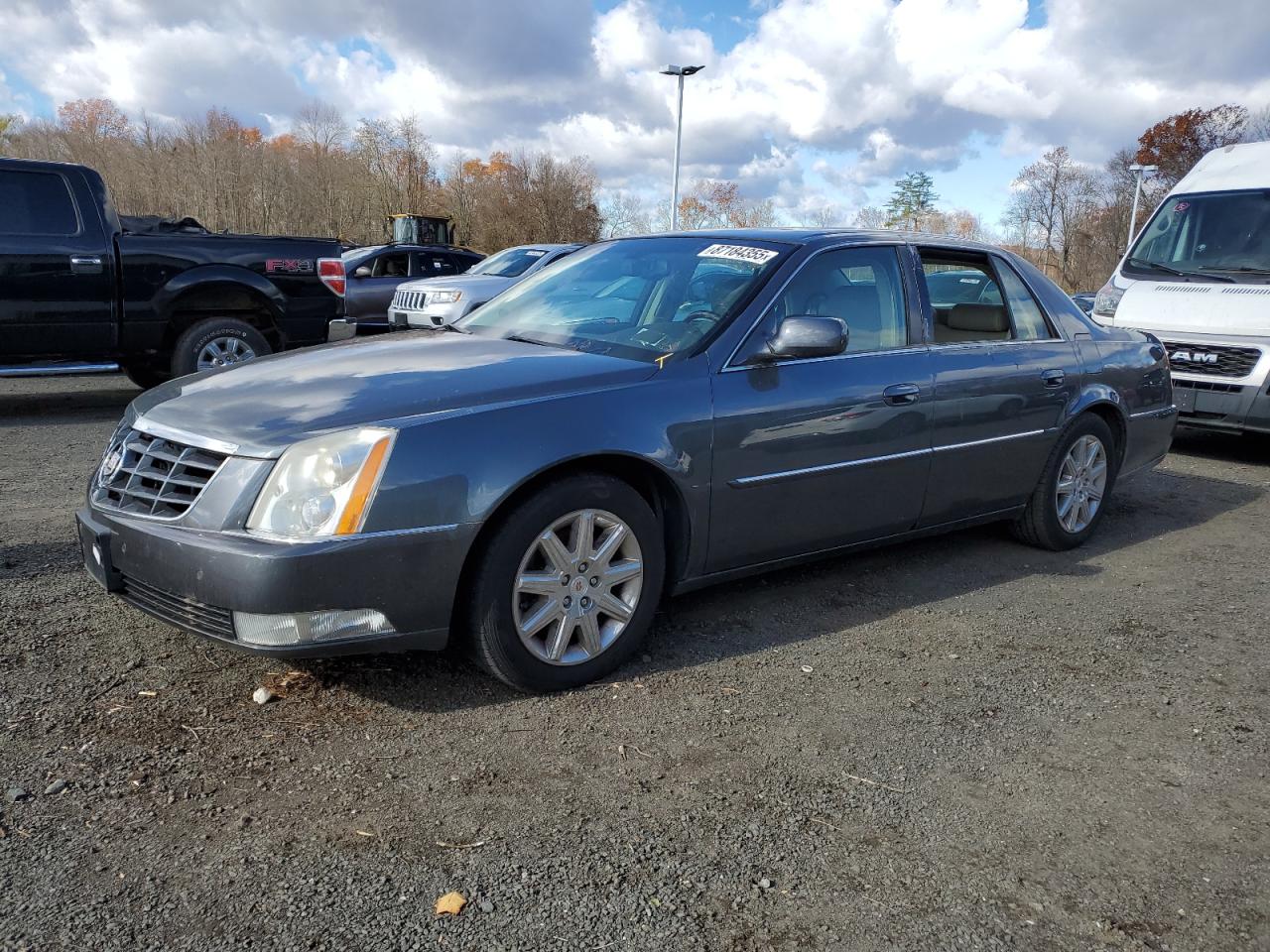 2011 Cadillac DTS Premium Collection, VIN 1G6KH5E65BU116157 — Side