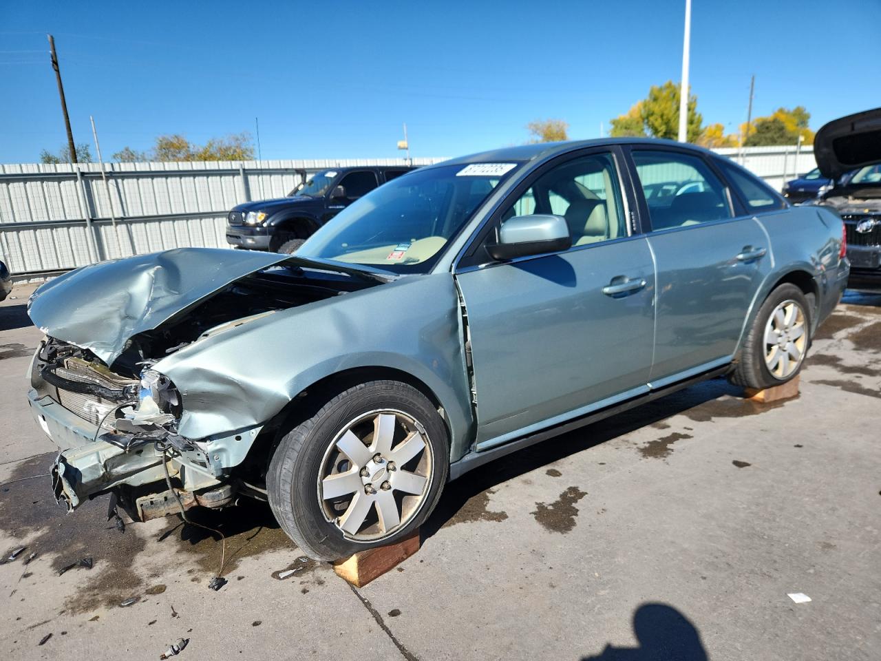 2006 Ford Five Hundred SEL, VIN 1FAHP27176G183234 — Front end