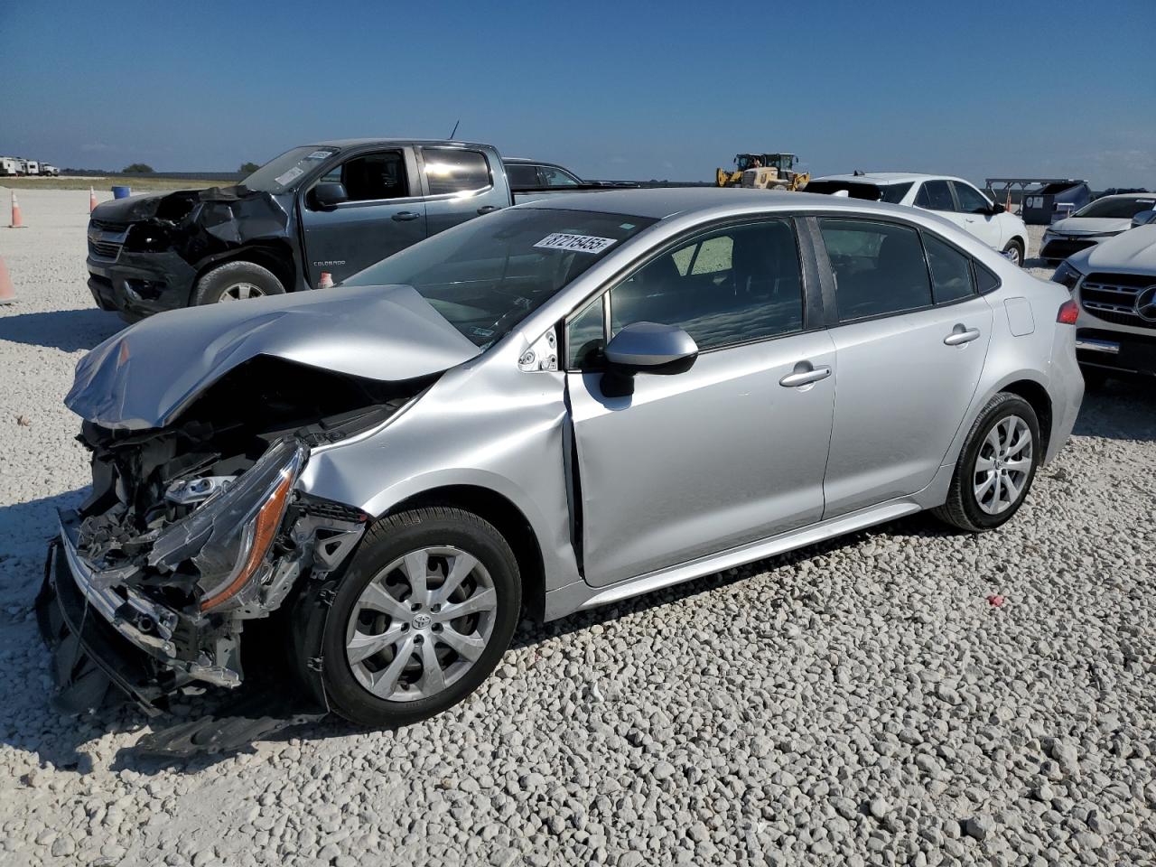 2021 Toyota Corolla LE, VIN JTDEPMAEXMJ180090 — Front end