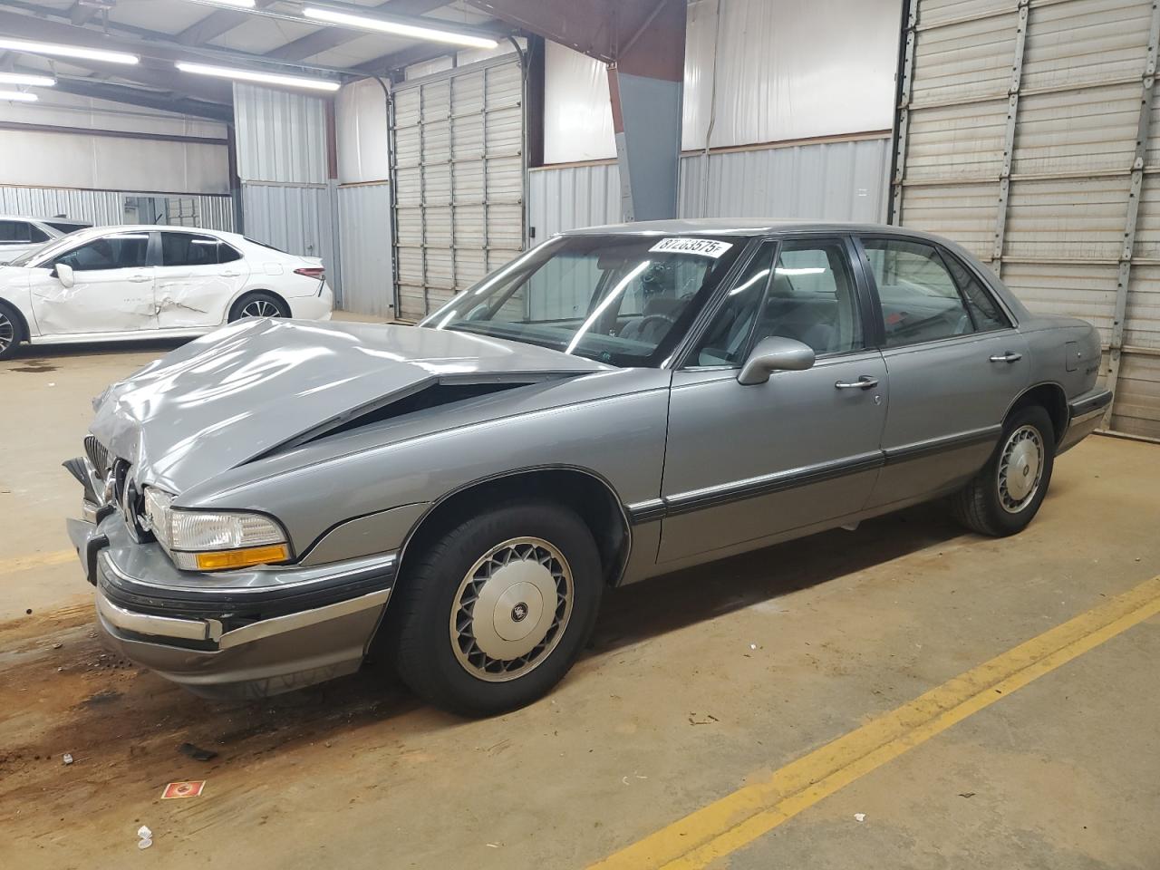 1993 Buick LeSabre 90th Anniversary Edition, VIN 1G4HP53L6PH499136 — Перед