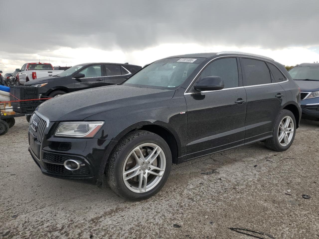 2014 Audi Q5 Premium Plus, VIN WA1DGAFP4EA046868 — Side