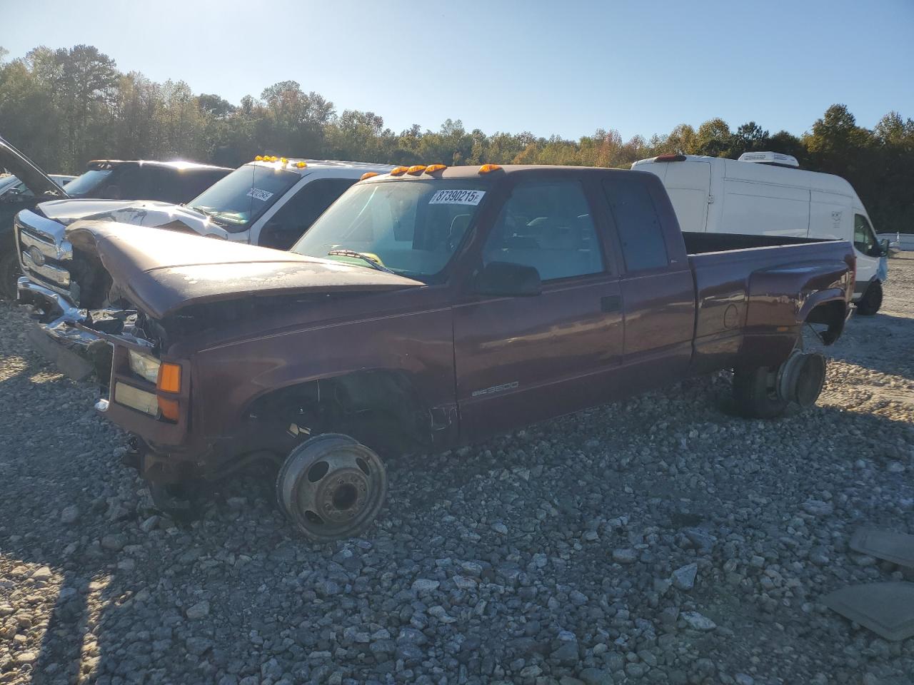 1997 GMC Sierra 3500, VIN 1GTHC39F5VF053493 — Front end