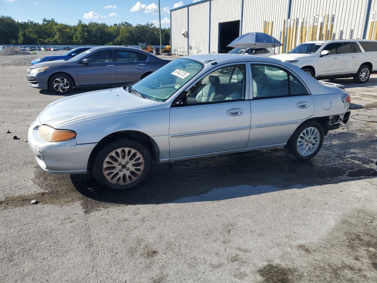1999 Mercury Tracer LS, VIN 1MEFM13P9XW607551 — Зад