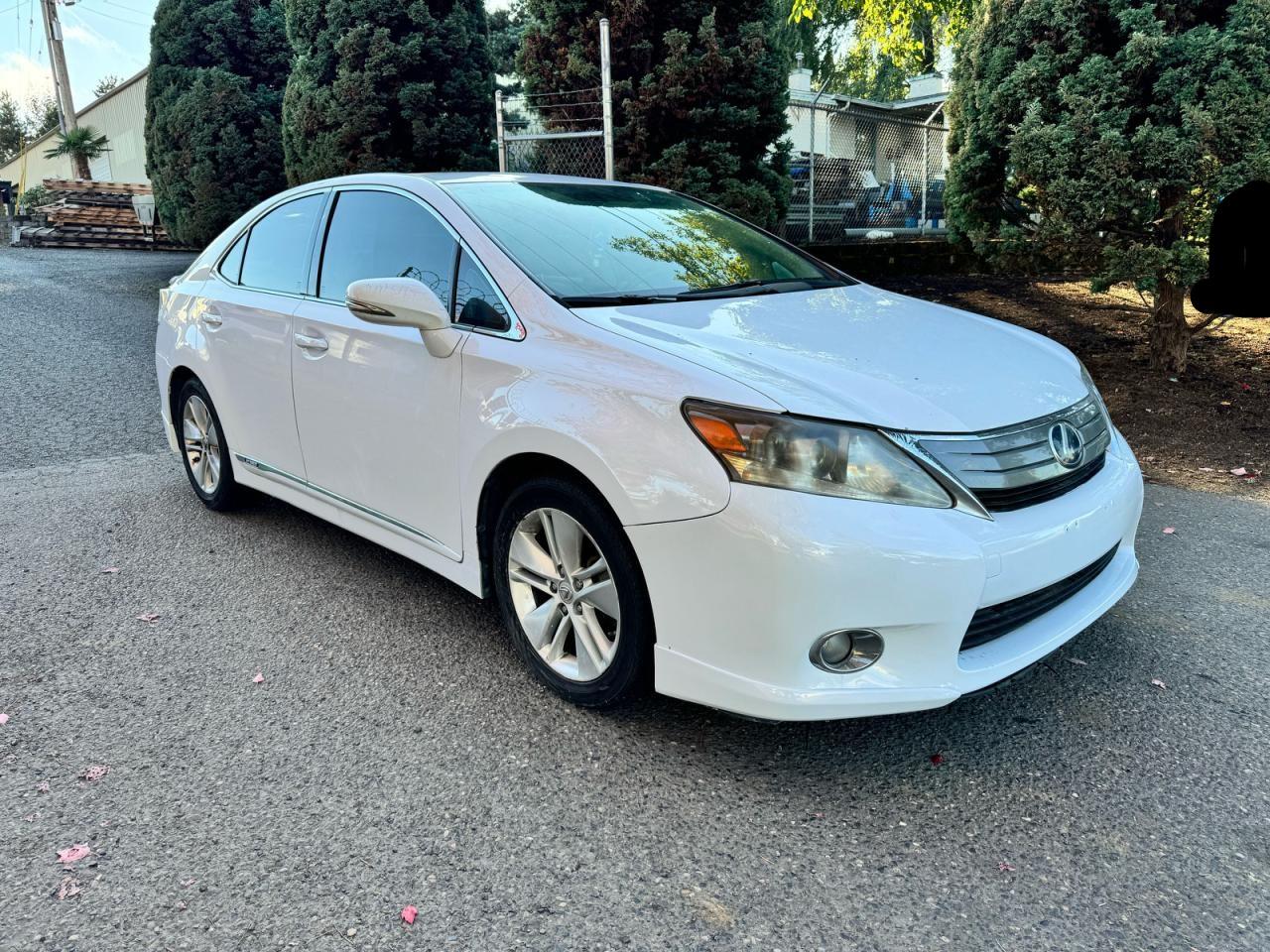 2010 Lexus HS 250h, VIN JTHBB1BA0A2007484 — Auction photo