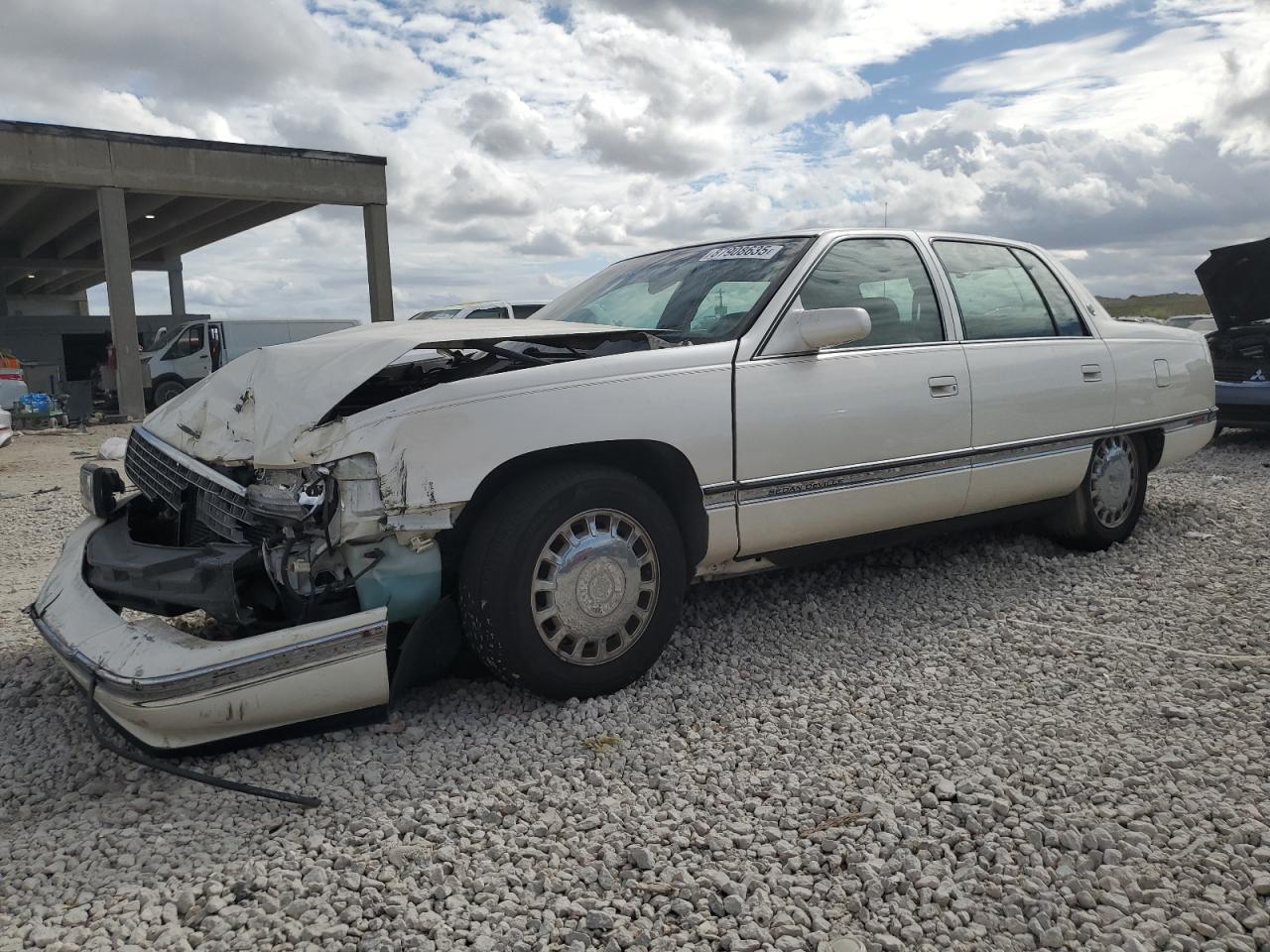 1996 Cadillac DeVille, VIN 1G6KD52Y7TU298382 — Front end