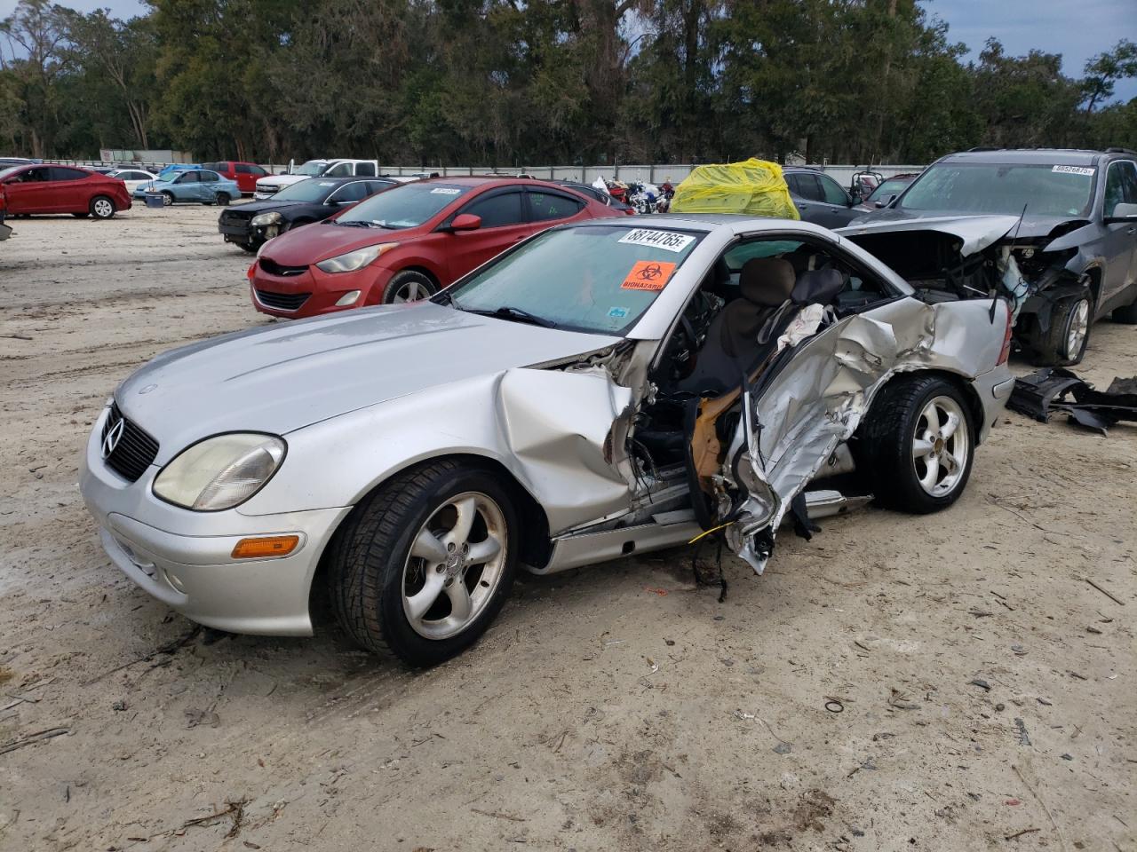 2003 Mercedes-Benz SLK 320, VIN WDBKK65F43F280539 — Side