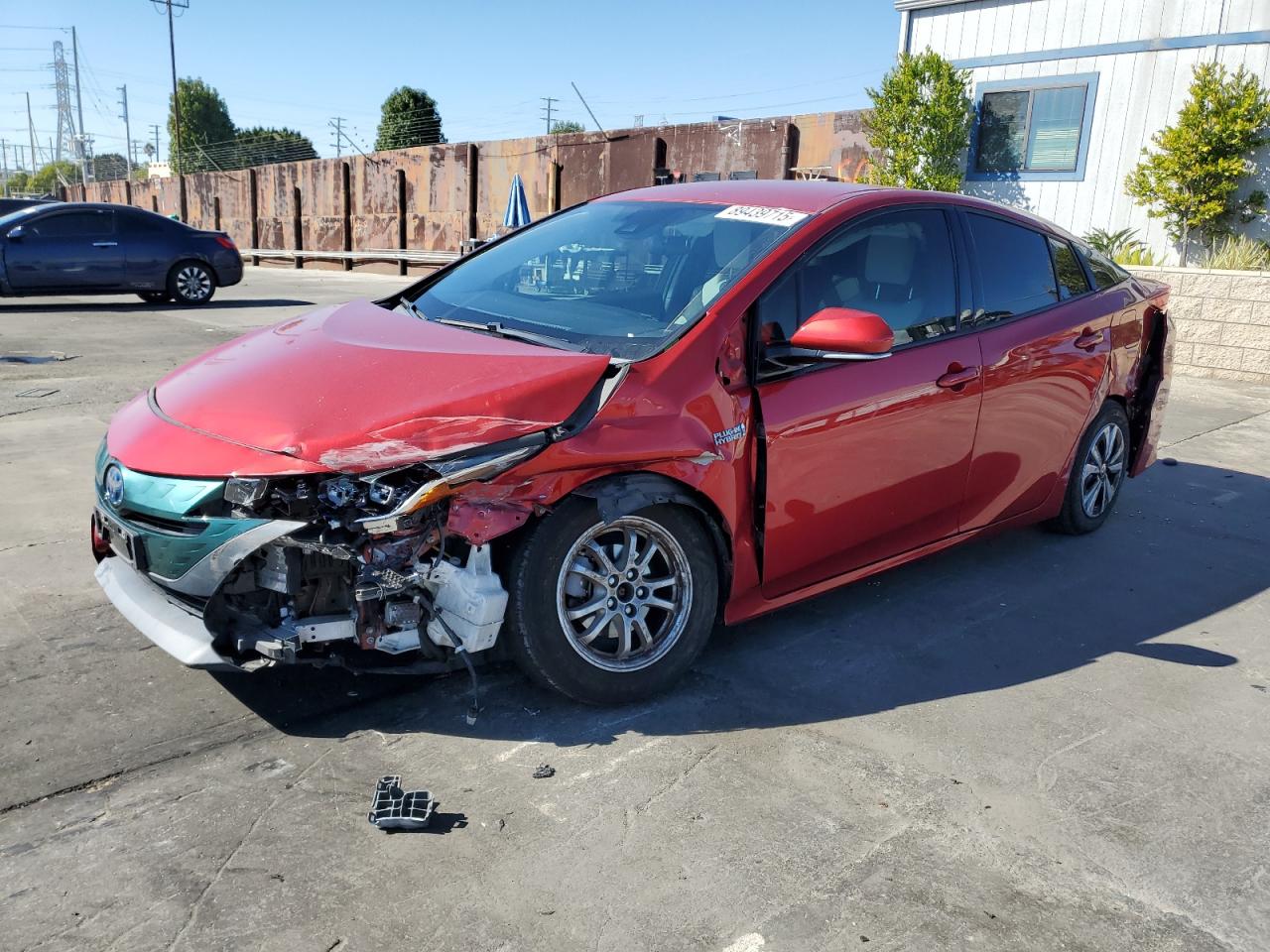 2017 Toyota Prius Premium, VIN JTDKARFP0H3028387 — Front end