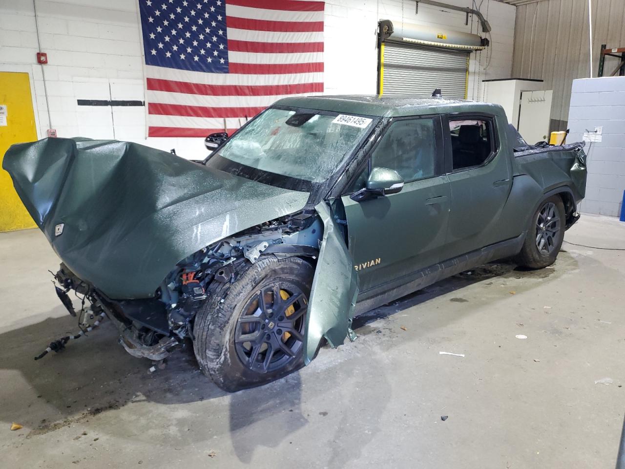 2024 Rivian R1T Adventure, VIN 7FCTGAAA3RN034014 — Front end
