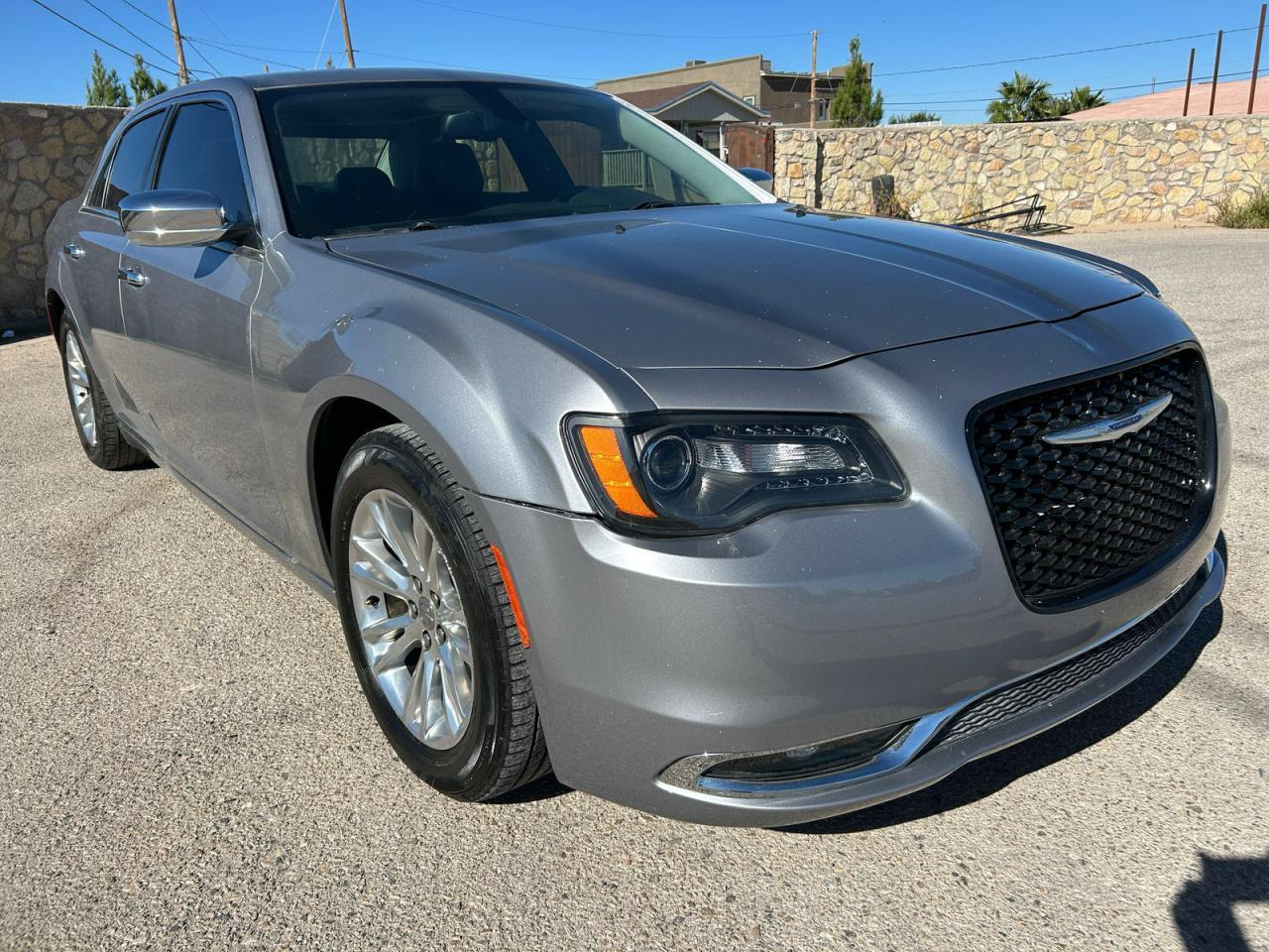 2016 Chrysler 300 C, VIN 2C3CCAEG1GH105723 — Prior damage history