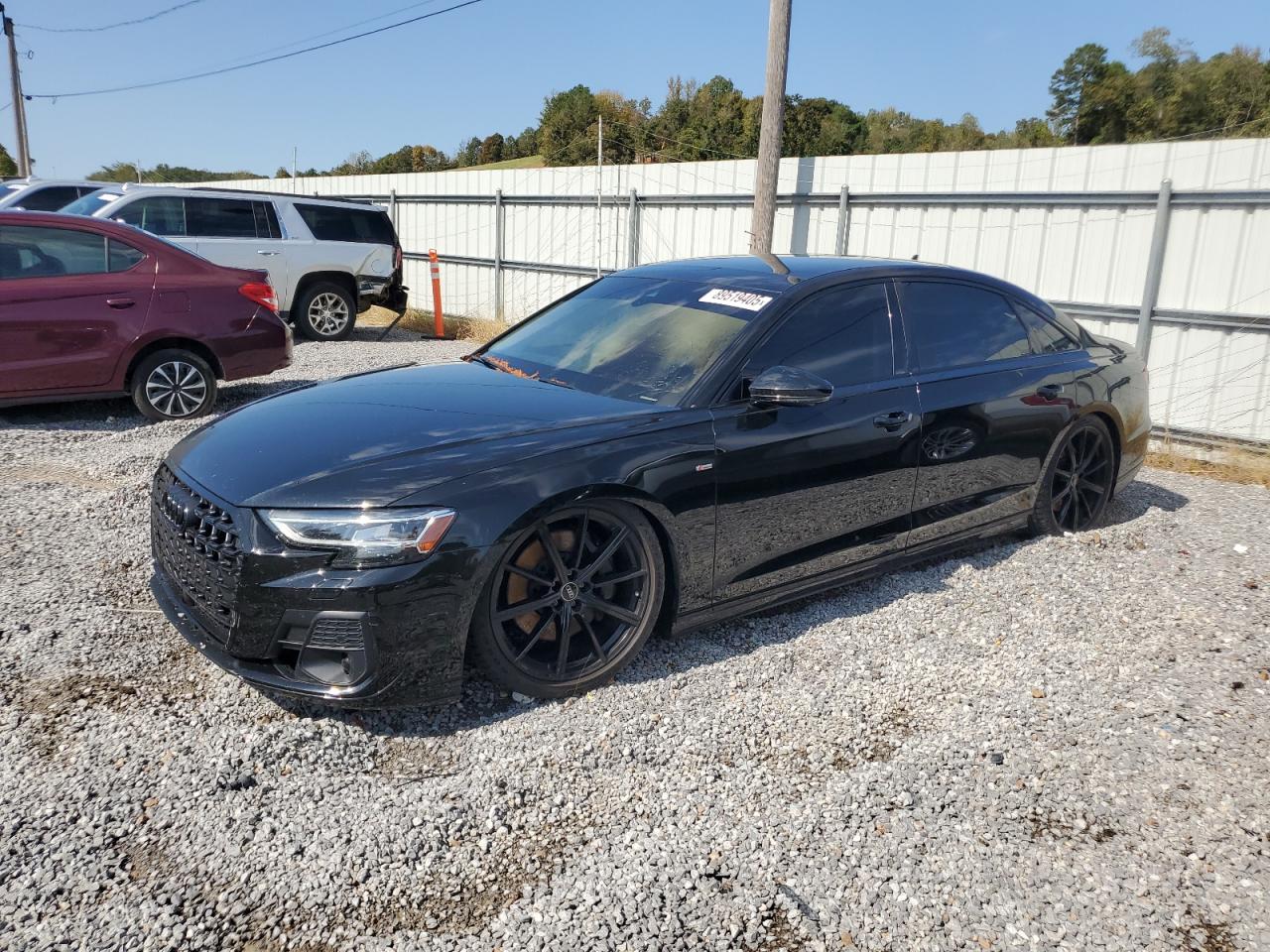 2022 Audi A8, VIN WAULDAF80NN005808 — Пожар в салоне
