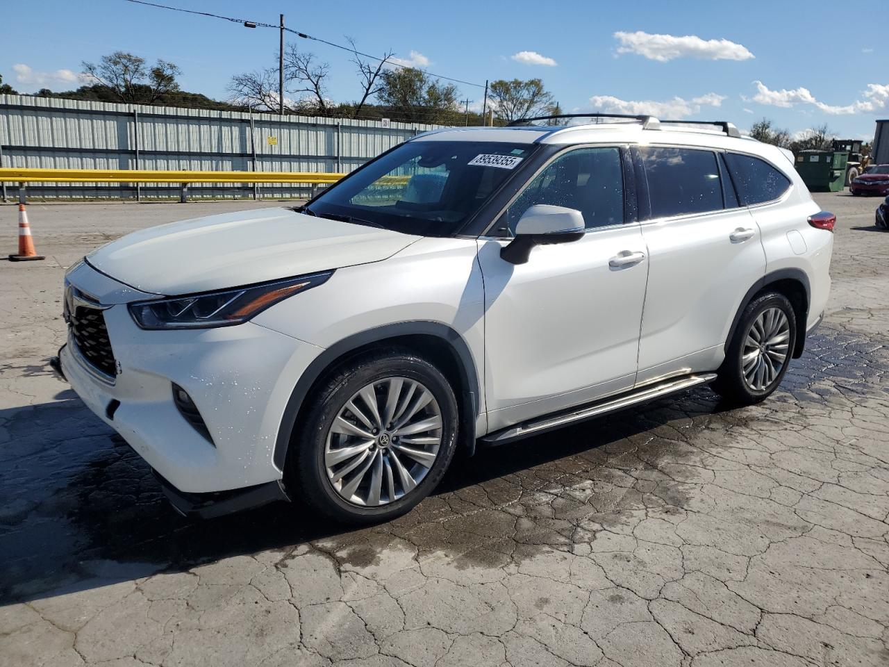 2020 Toyota Highlander Platinum, VIN 5TDFZRBH8LS021879 — Front end