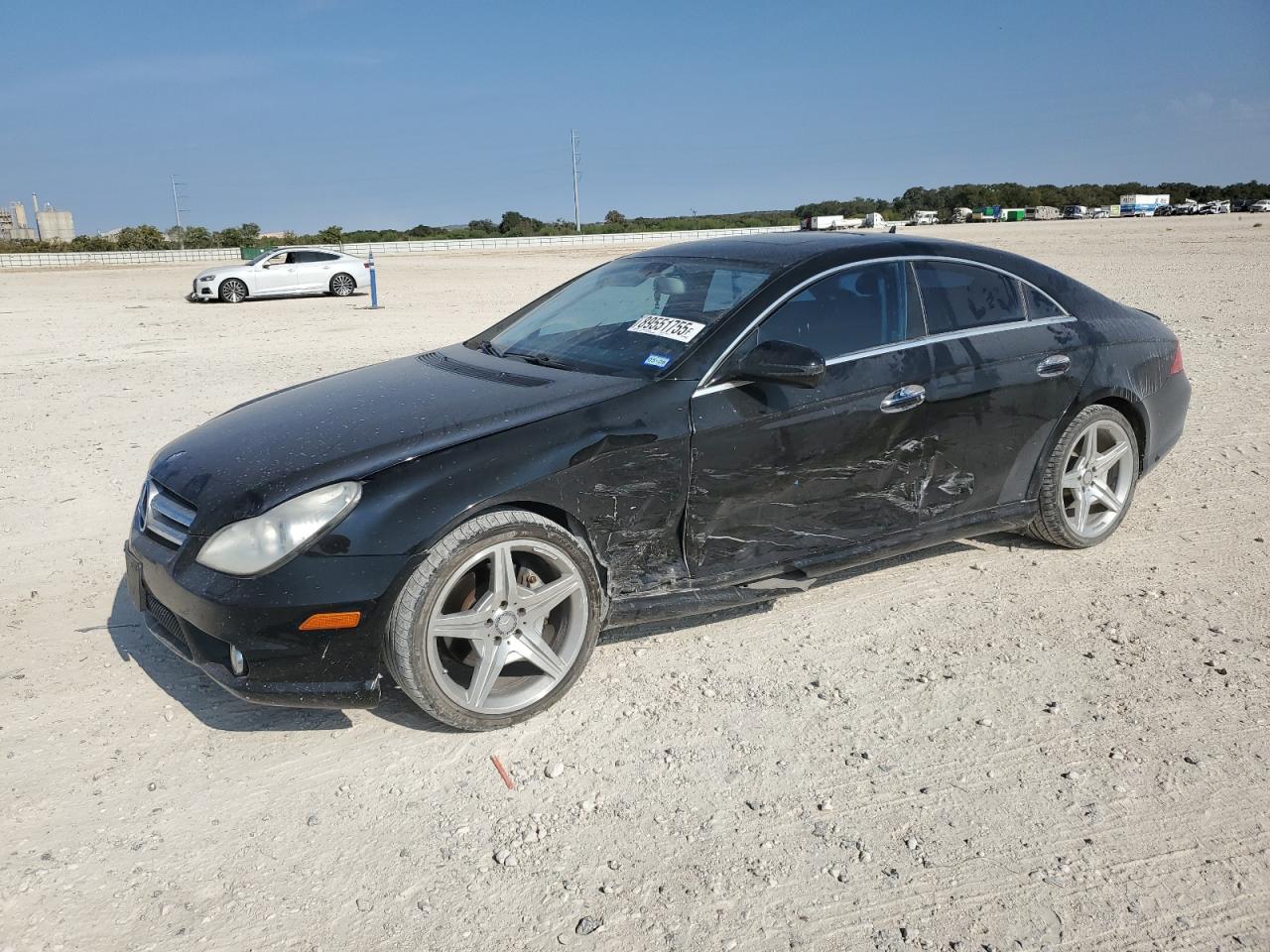 2010 Mercedes-Benz CLS 550, VIN WDDDJ7CB7AA163881 — Side