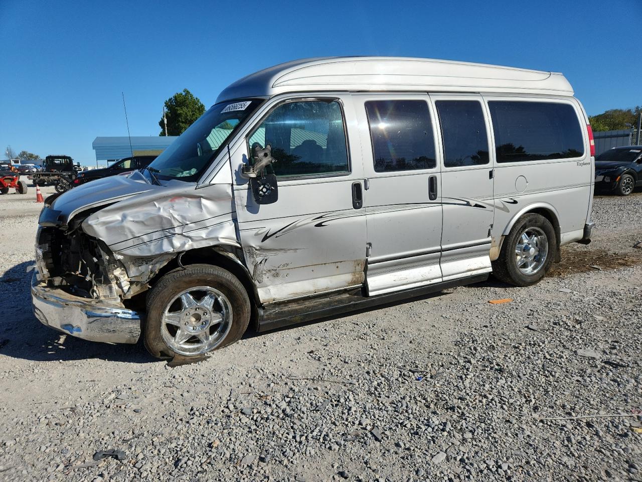 2003 GMC Savana Commercial SRW C6Y, VIN 1GDFG15T531169505 — Front end