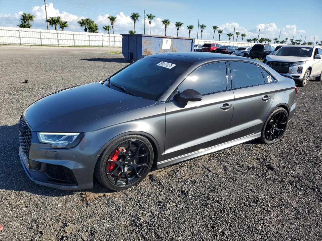 2020 Audi RS 3, VIN WUABWGFFXLA905858 — Бок