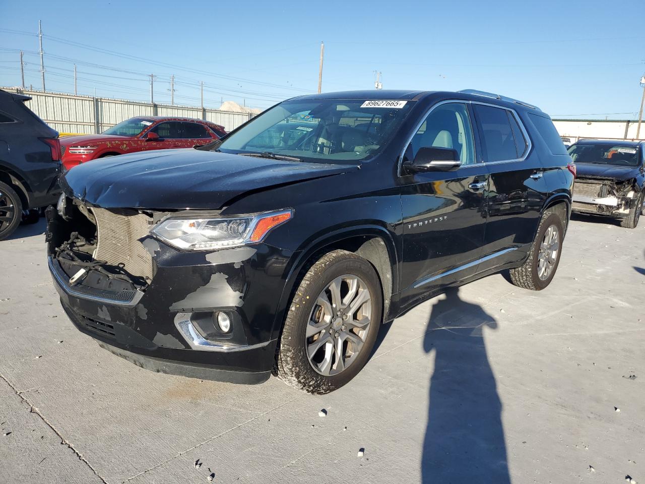 2019 Chevrolet Traverse Premier, VIN 1GNERKKW6KJ125534 — Front end