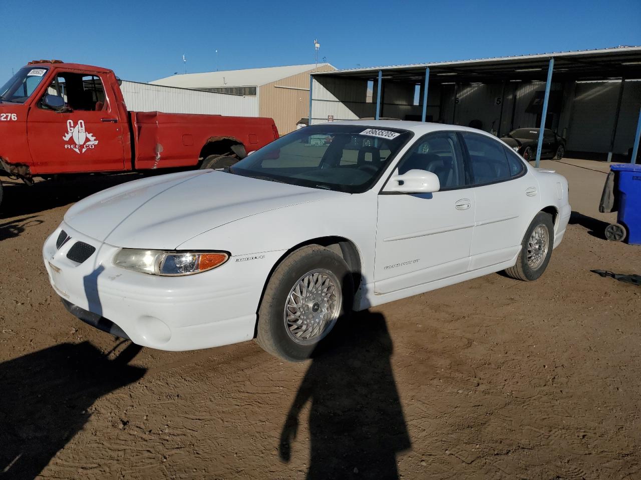 1999 Pontiac Grand Prix GT, VIN 1G2WP52K4XF303005 — Град