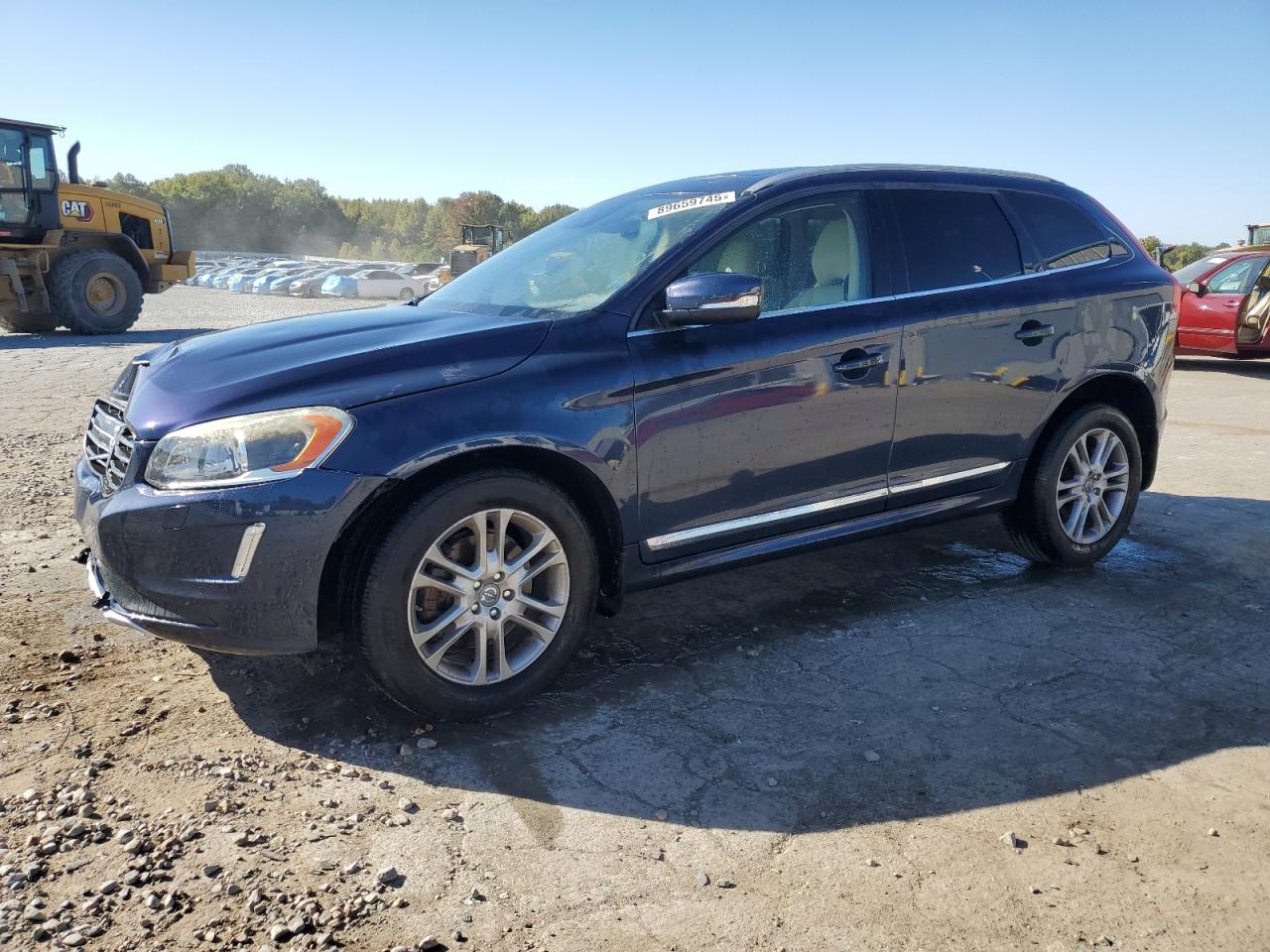 2015 Volvo XC60 T5 Drive-E Platinum, VIN YV440MDM5F2637949 — Front end
