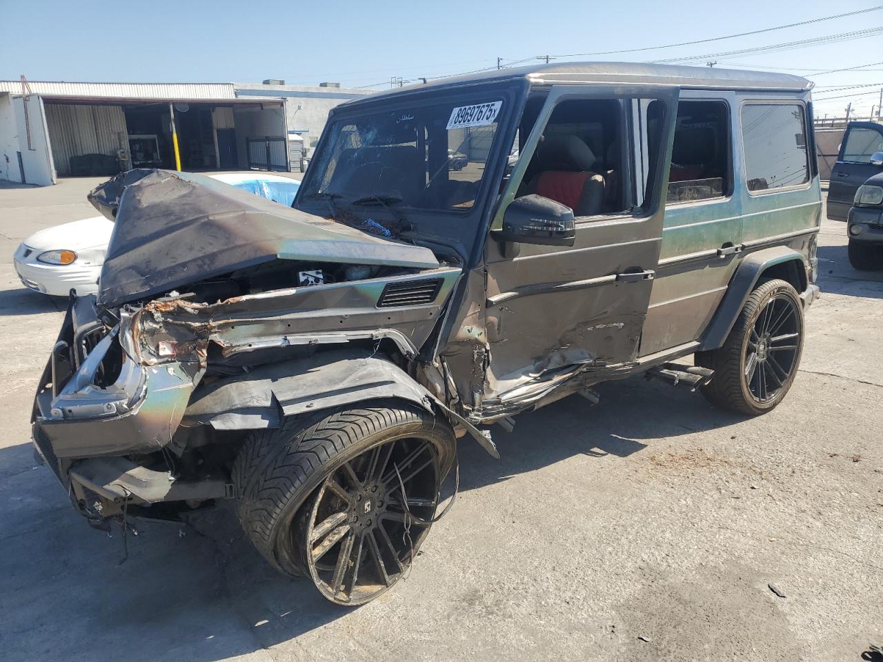 2004 Mercedes-Benz G 500, VIN WDCYR49E94X143857 — Front end