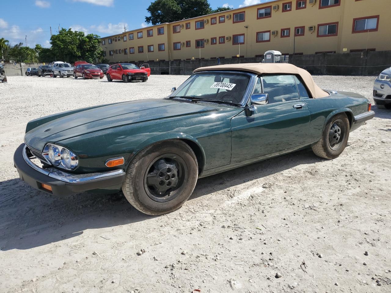 1987 Jaguar XJ, VIN SAJNV584XHC136093 — Minor dents and scratches