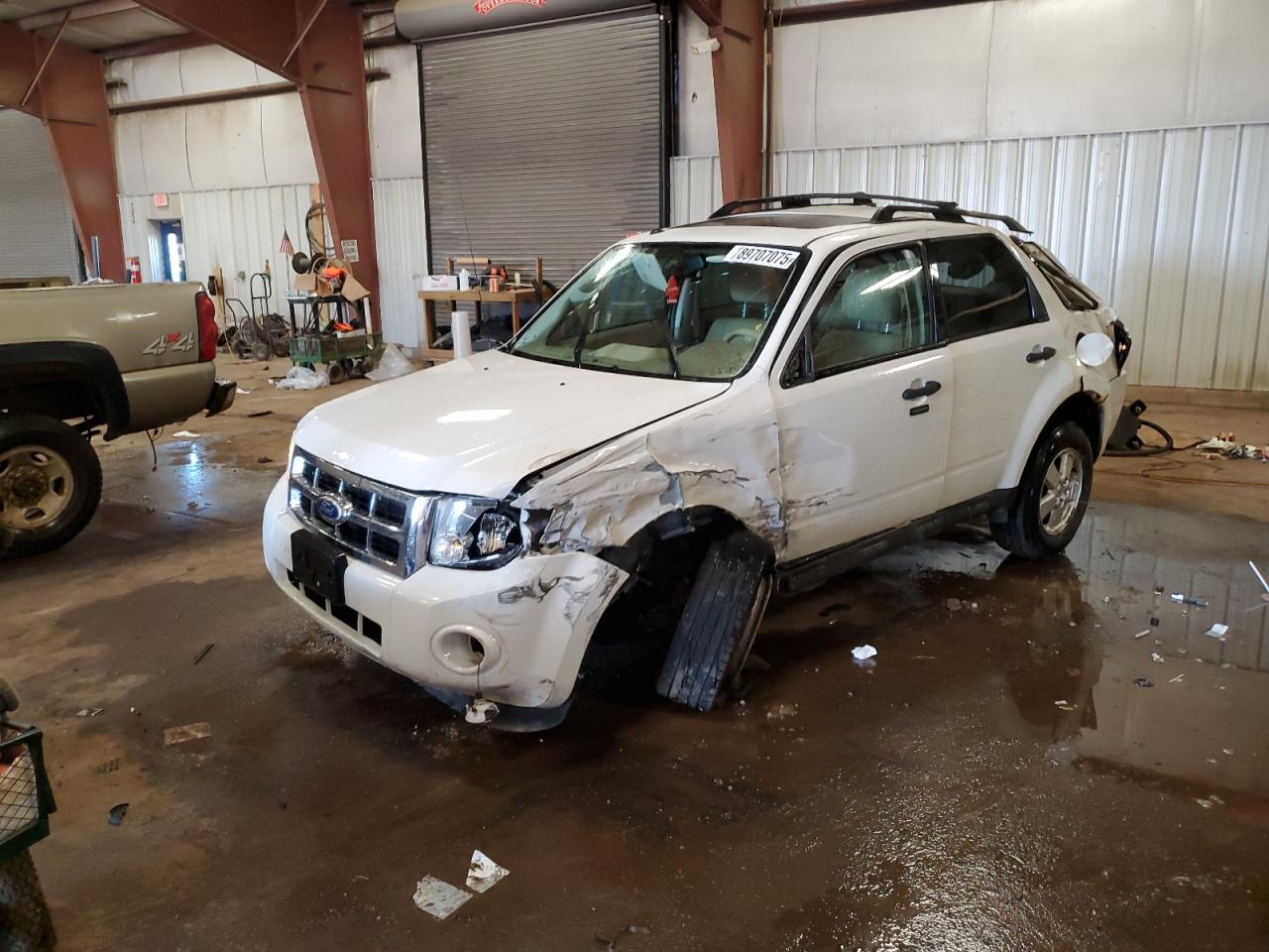 2010 Ford Escape XLT, VIN 1FMCU0DG2AKC65996 — Опрокидывание