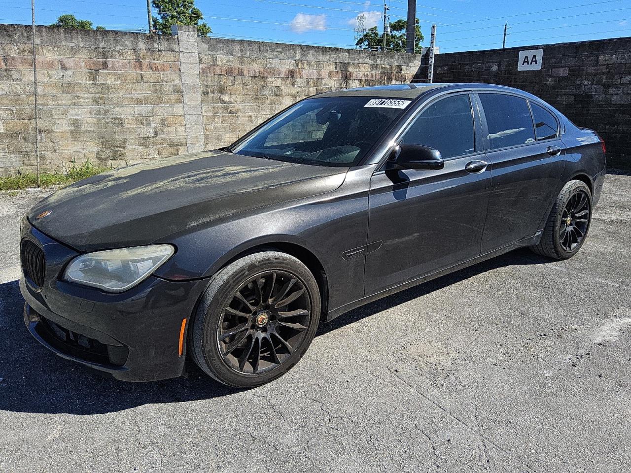 2013 BMW 7 Series 750i, VIN WBAYA8C51DC996576 — Front end