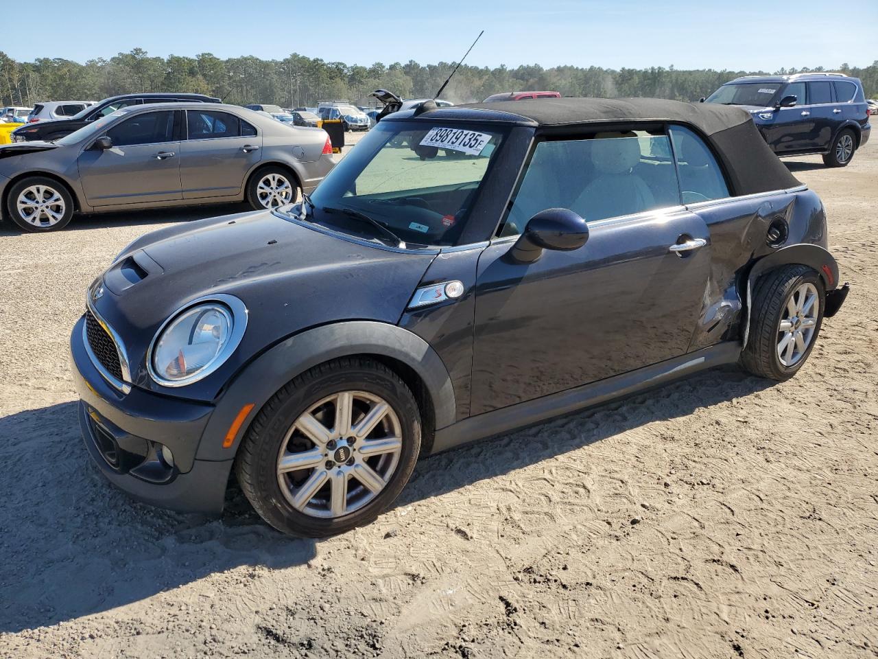 2014 MINI Convertible S, VIN WMWZP3C55ET706217 — Бок