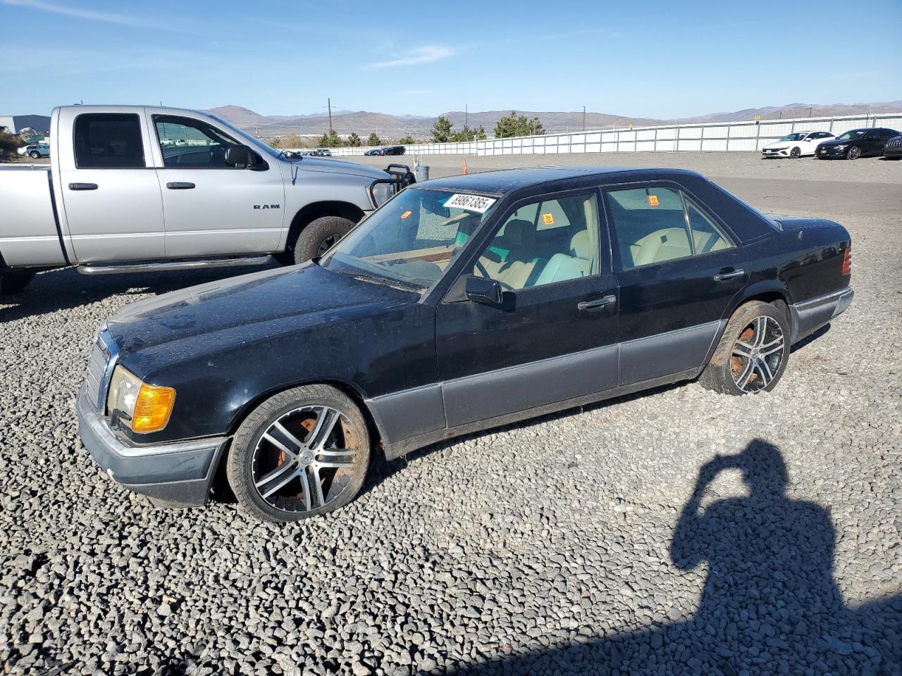 1993 Mercedes-Benz 400 E, VIN WDBEA34E7PB968412 — Minor dents and scratches