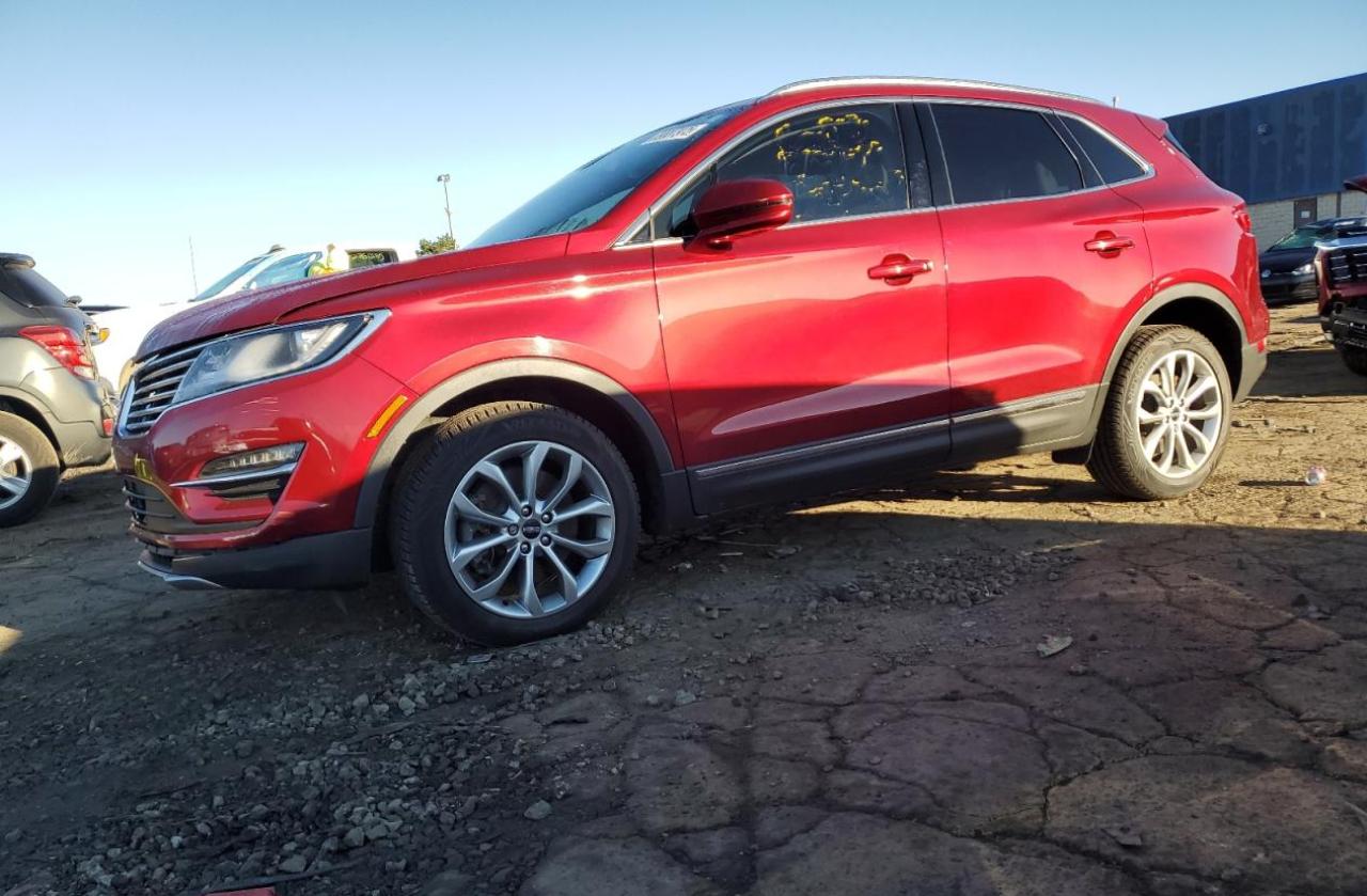 2017 Lincoln MKC Select, VIN 5LMCJ2D90HUL63104 — Front end