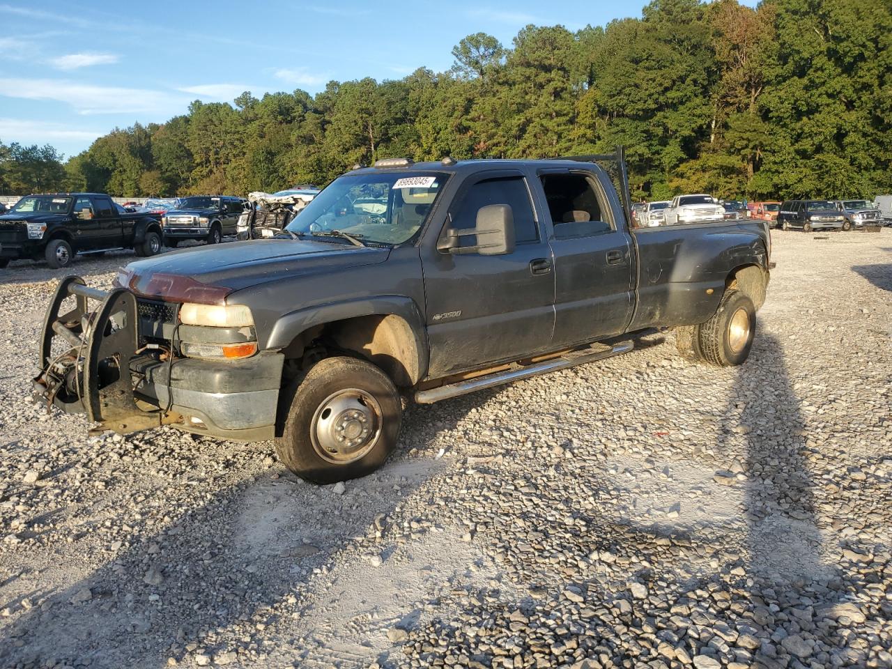 2002 Chevrolet Silverado 3500 LS, VIN 1GCJK33G52F199118 — Rear end